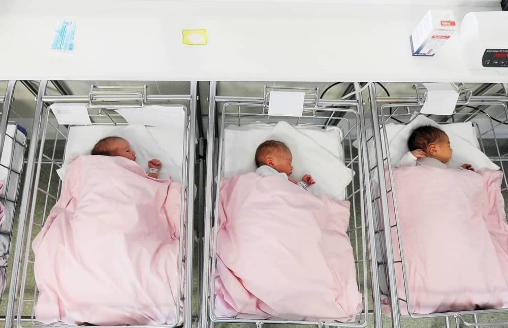 ZVORNIK - U porodilištu rođeno pet beba, tri djevojčice i dva dječaka